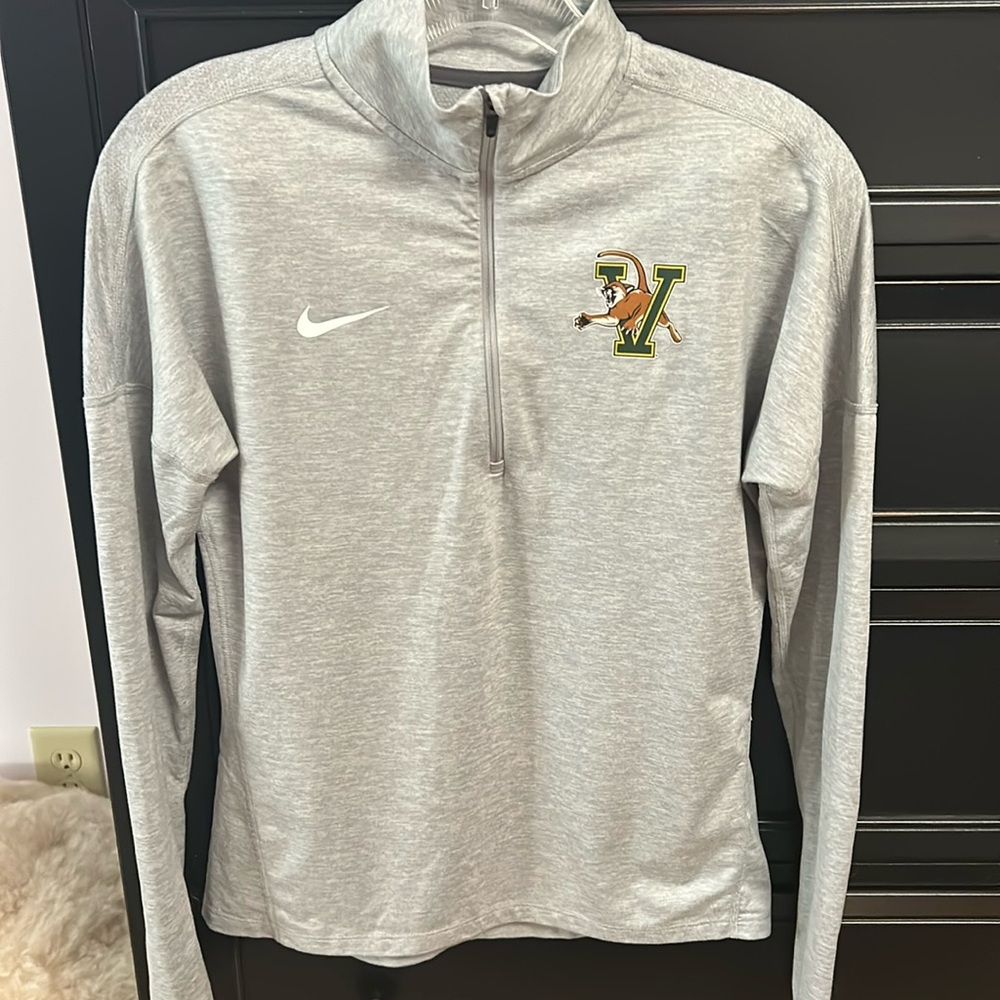 UVM Nike 1/4 zip EUC Size XS (25% bundle discount available)